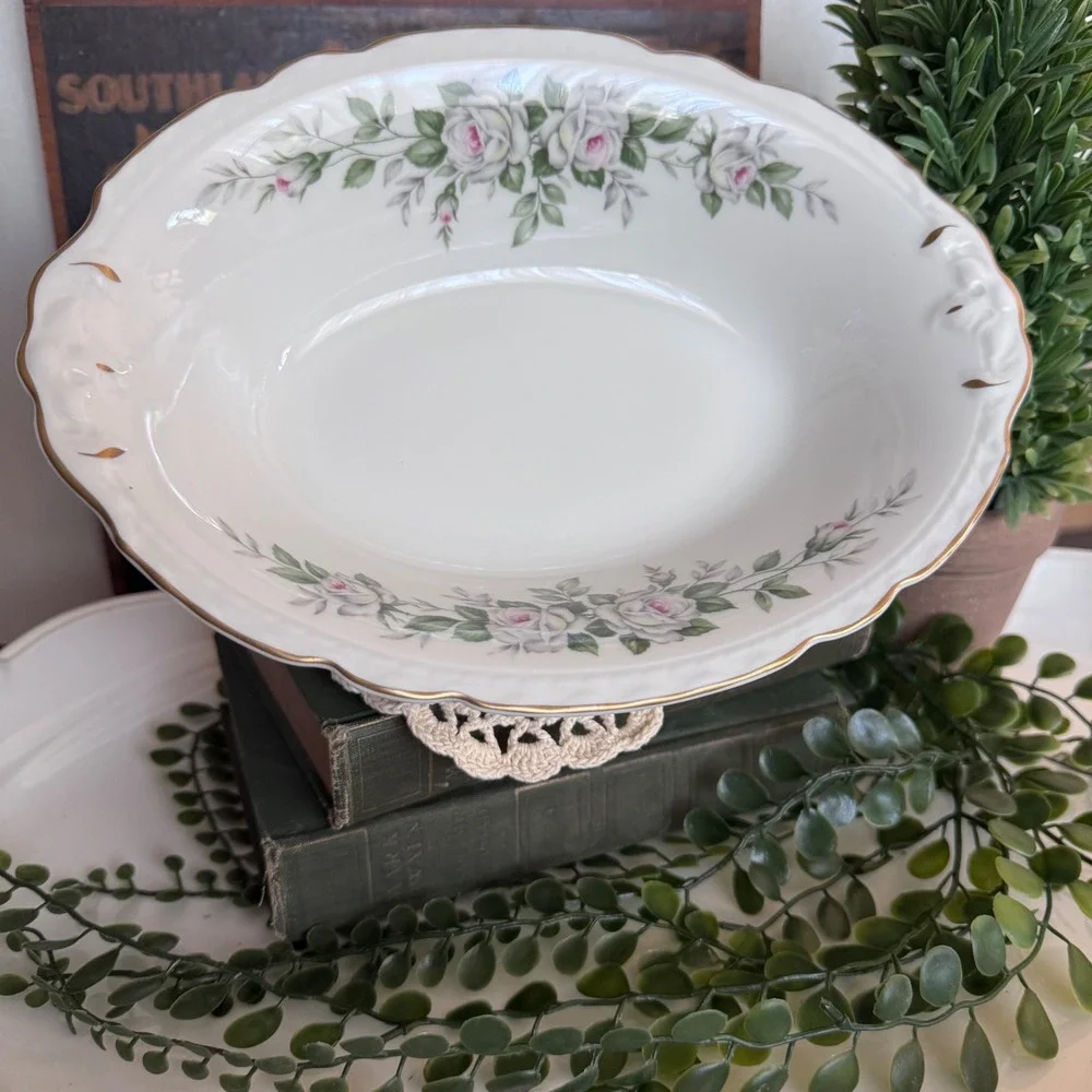 Prestige Fine China Mount Vernon Oval Vegetable Bowl White Rose Gold Trim 10
